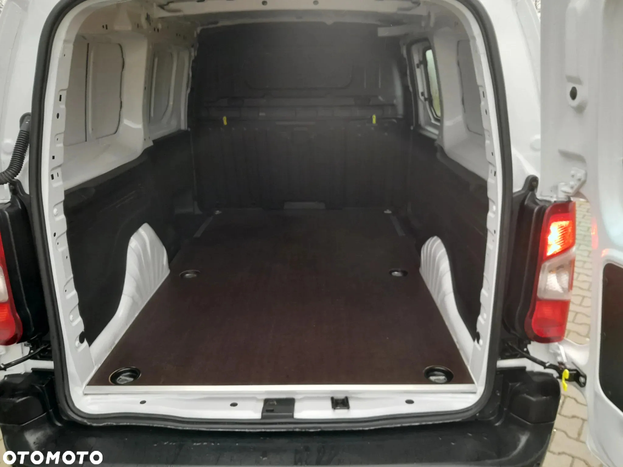 Peugeot Partner 1.5 BlueHDi 100 L2 EHZ Doppelkabine - 8
