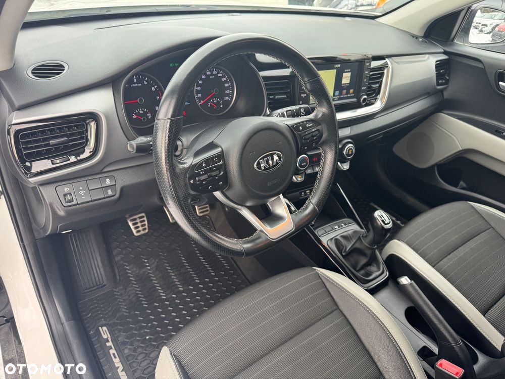 Kia Stonic - 12