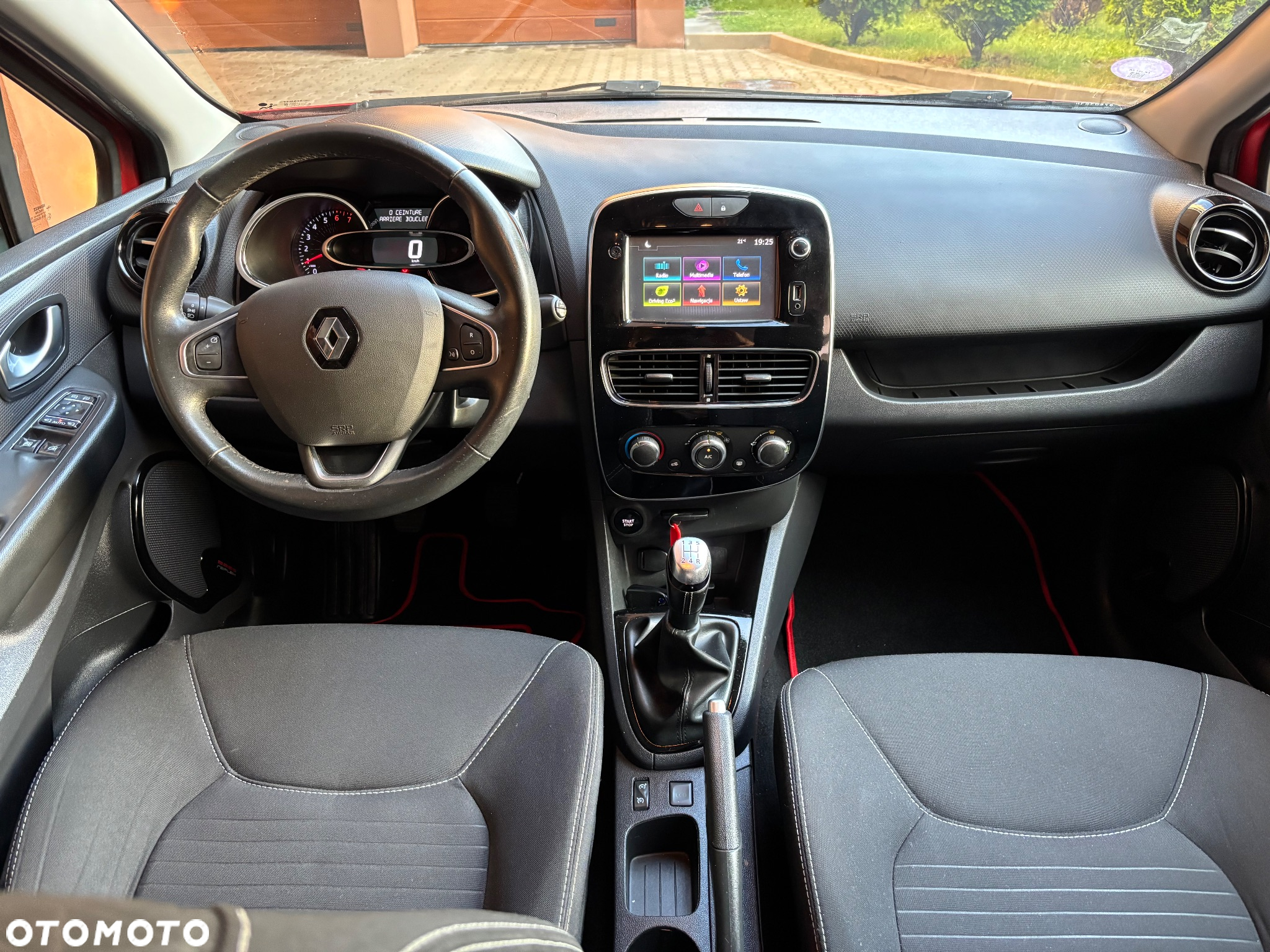 Renault Clio TCe 90 BUSINESS EDITION - 25