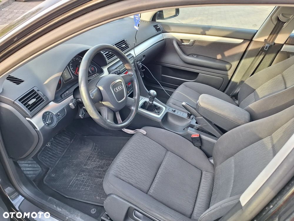 Audi A4 Limousine - 13