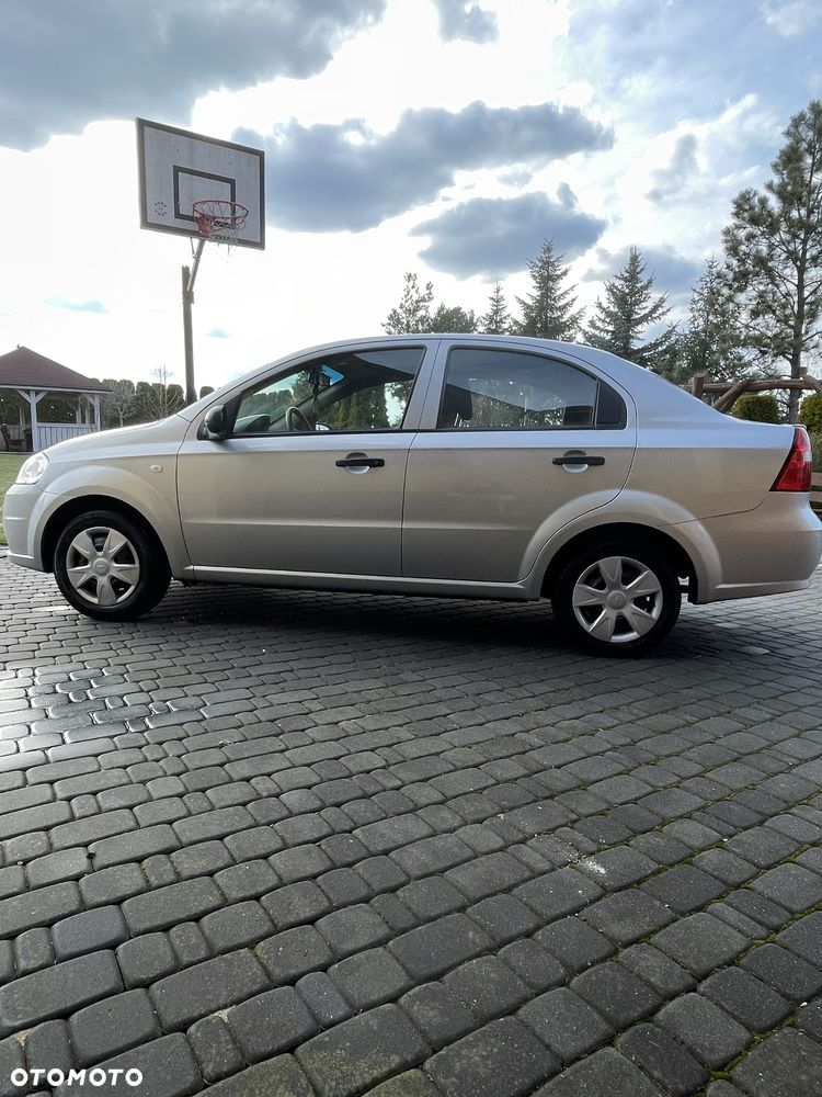 Chevrolet Aveo - 4