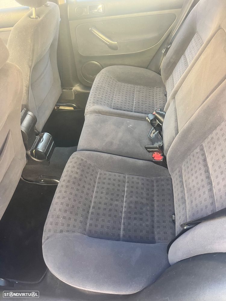 VW Golf Variant 1.6 Confortline JE+AC - 4