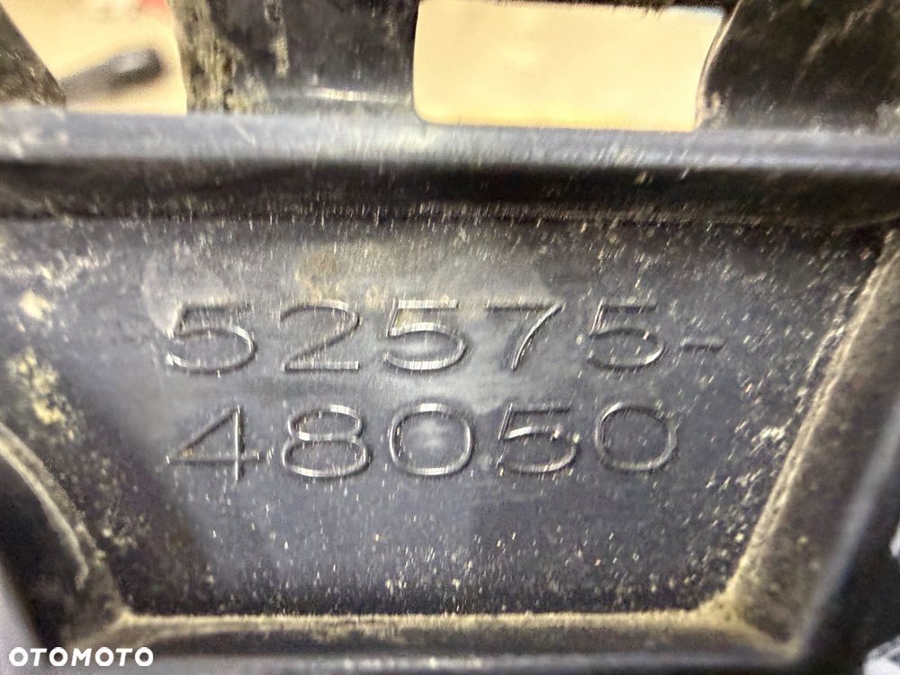 Ślizg zderzaka prawy tył Lexus RX450h 15-20r. Nr. 52575-48050. - 2