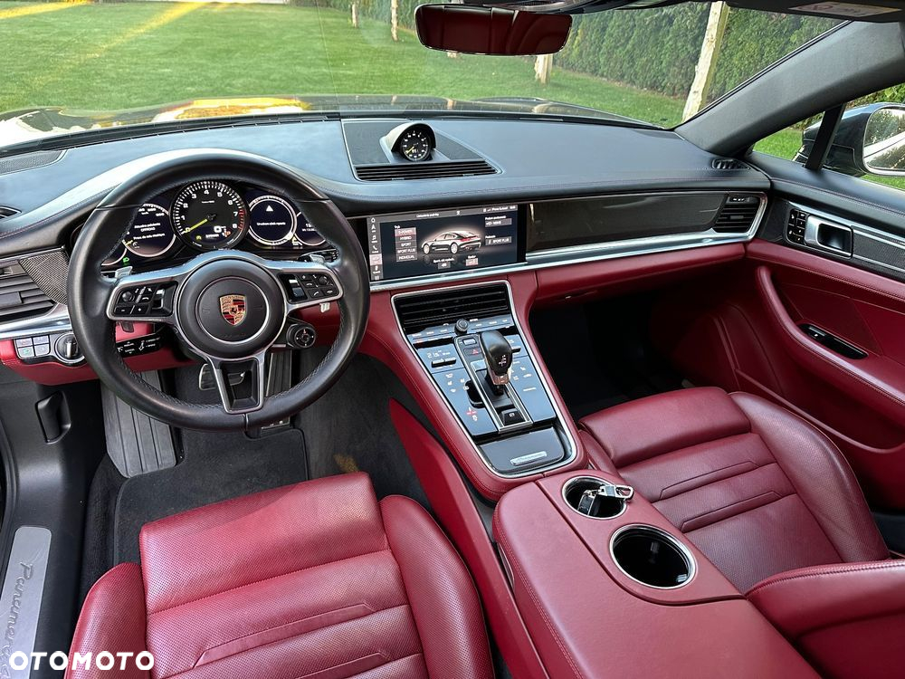 Porsche Panamera 4 E-Hybrid 10 Years Edition - 21