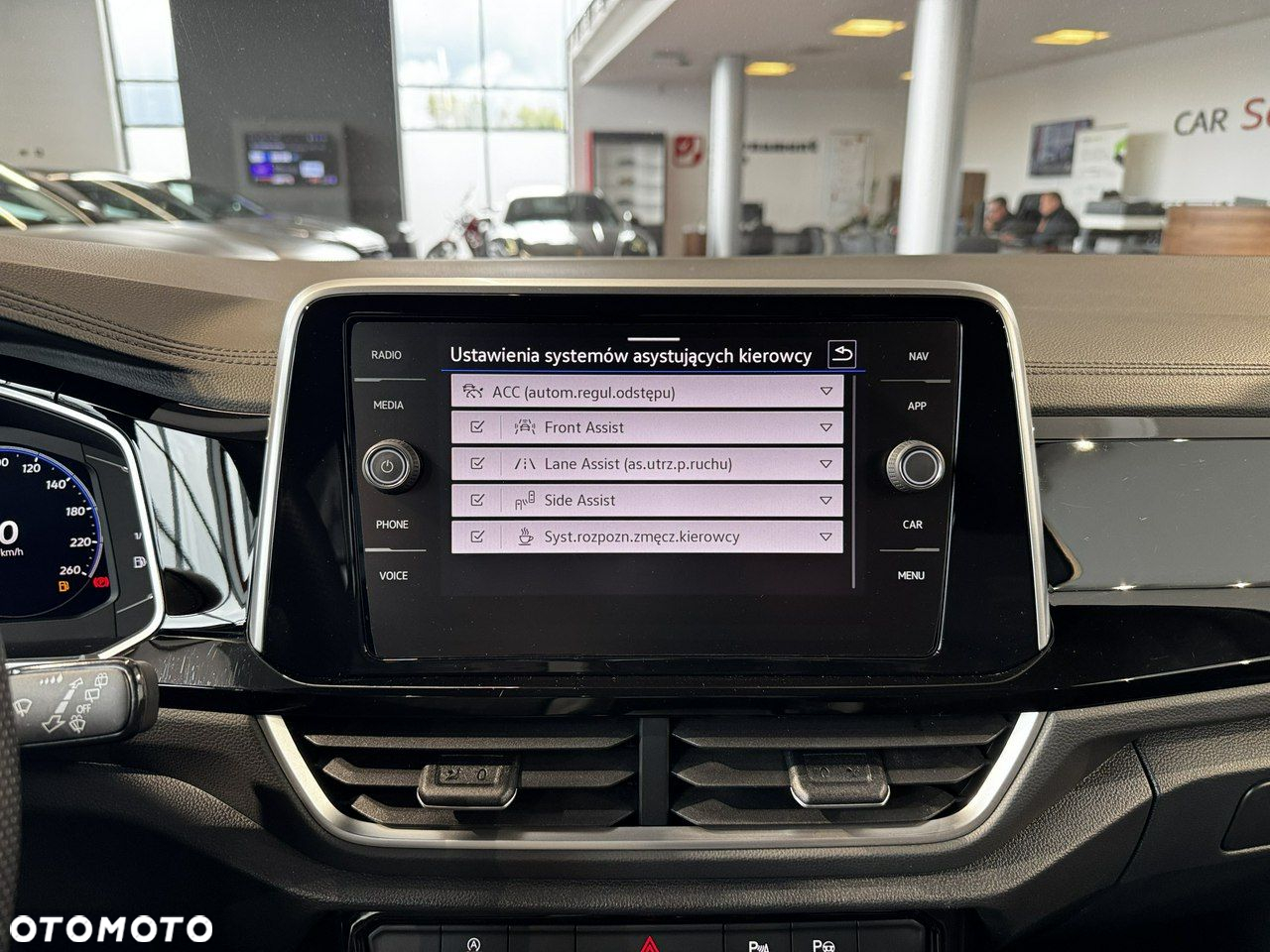 Volkswagen T-Roc - 22