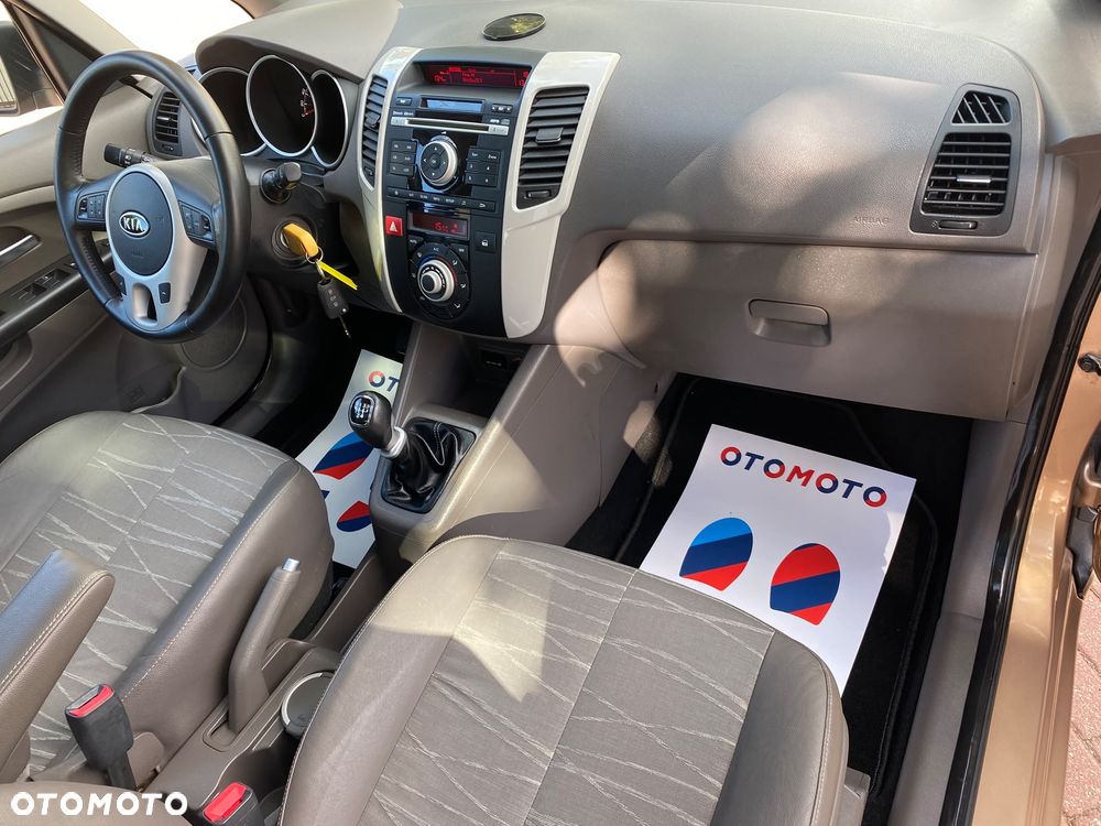 Kia Venga 1.6 CVVT Black Collection - 16