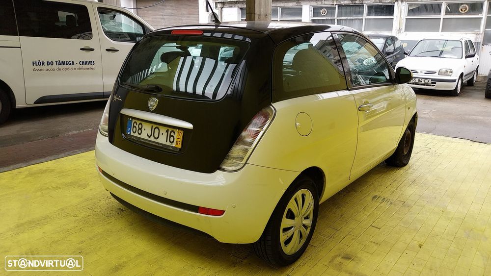 Lancia Ypsilon 1.2 Argento - 22