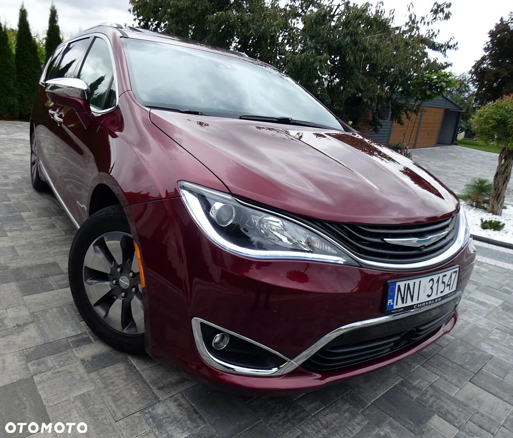 Chrysler Pacifica - 25