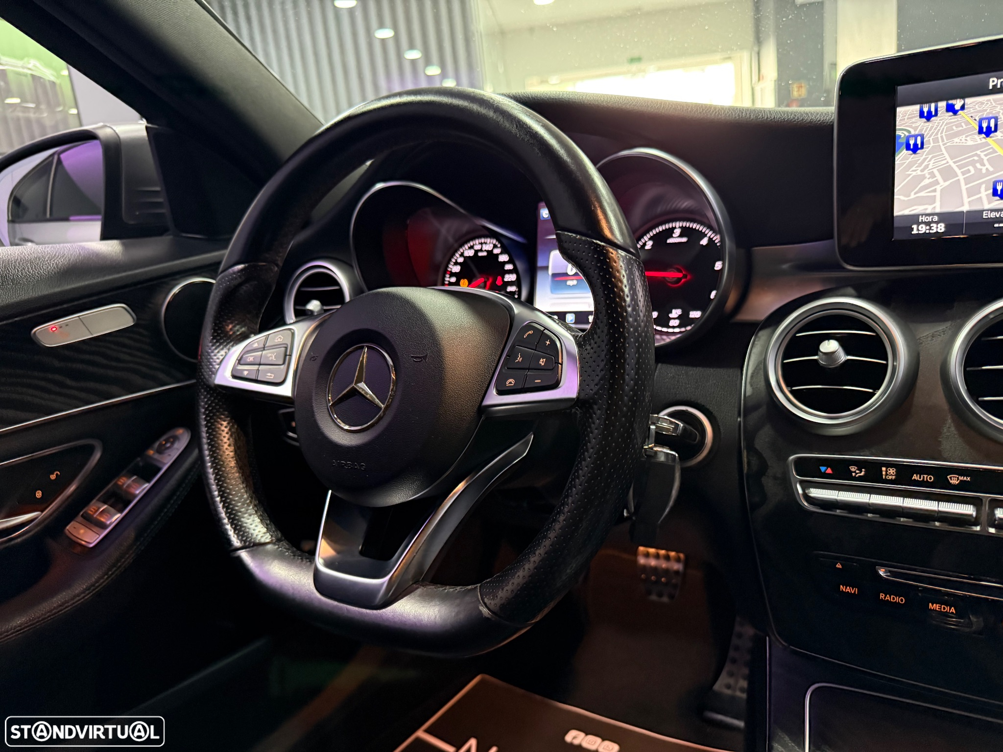Mercedes-Benz C 180 d AMG Line - 26