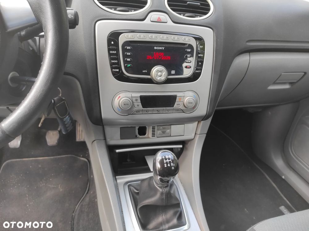 Ford Focus 2.0 Trend - 11