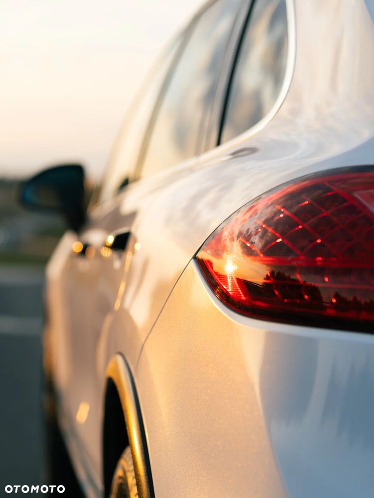 Porsche Cayenne - 14