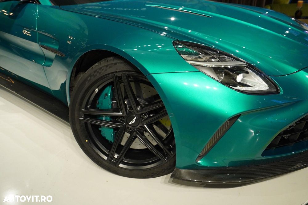 Aston Martin V8 Vantage - 2