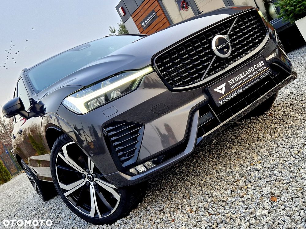 Volvo XC 60 B4 D Plus Dark - 34
