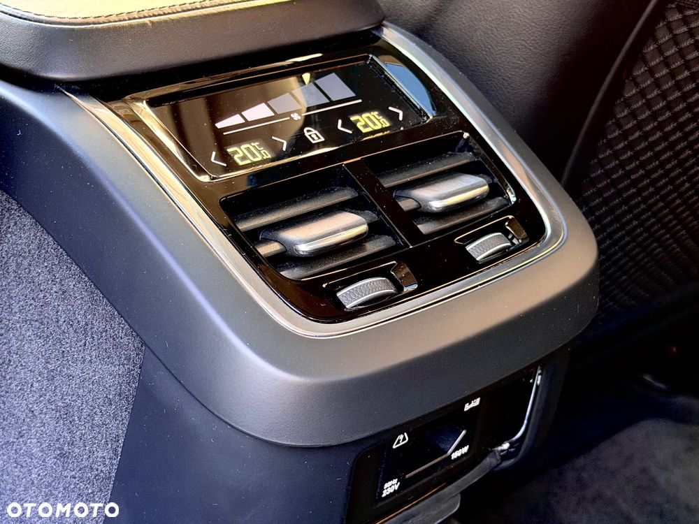 Volvo S90 D5 AWD Inscription - 28