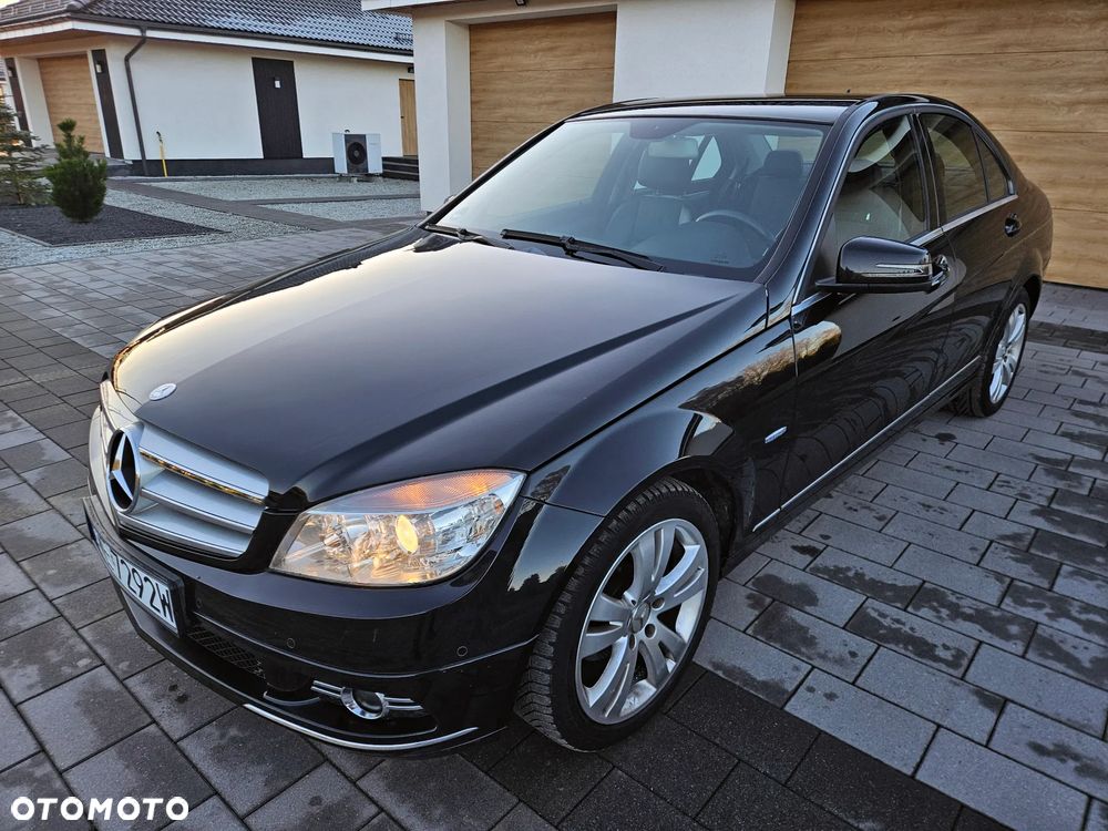 Mercedes-Benz Klasa C 180 CGI BlueEFFICIENCY Avantgarde - 1