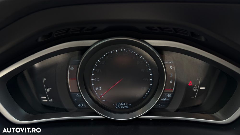 Volvo V40 D2 Momentum - 26