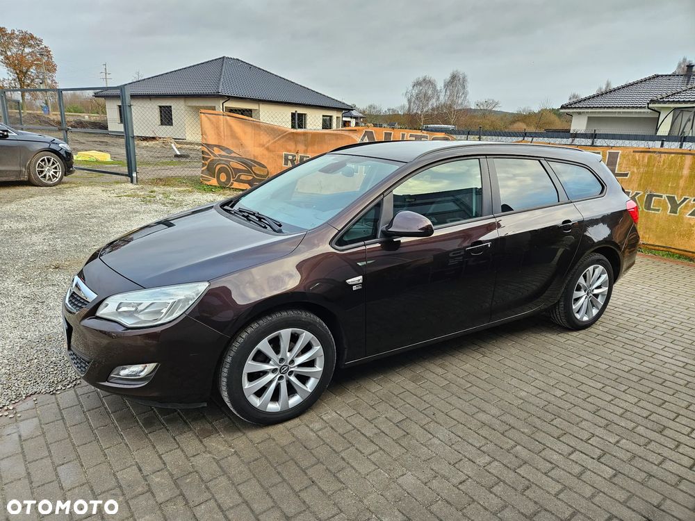 Opel Astra 1.4 Turbo 150 Jahre - 13