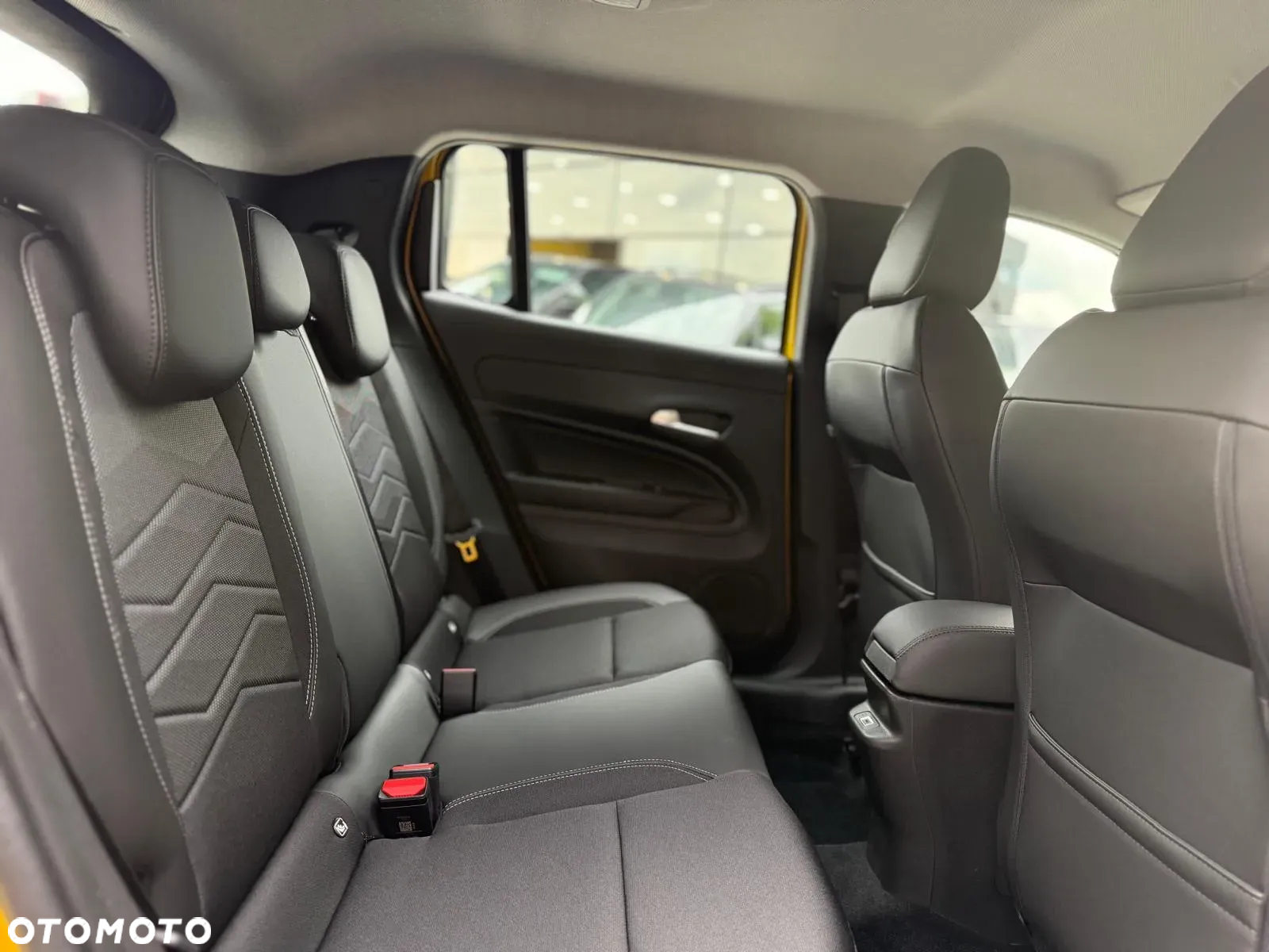 Jeep Avenger 1.2 T3 mHEV Altitude FWD eDCT6 - 11