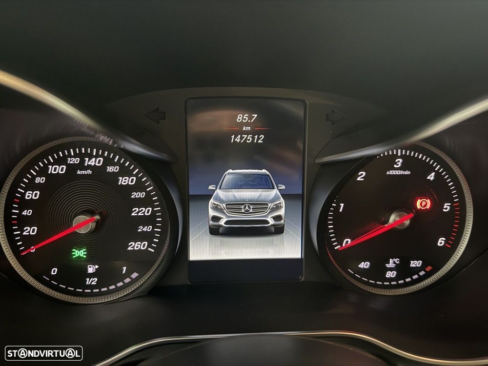 Mercedes-Benz GLC 250 d 4Matic 9G-TRONIC AMG Line - 13