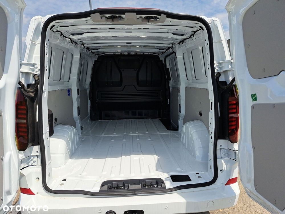 Volkswagen Transporter Furgon, 2,0 l TDI 170 KM / 8-bieg.automatyczna r. o: 3500 mm - 18