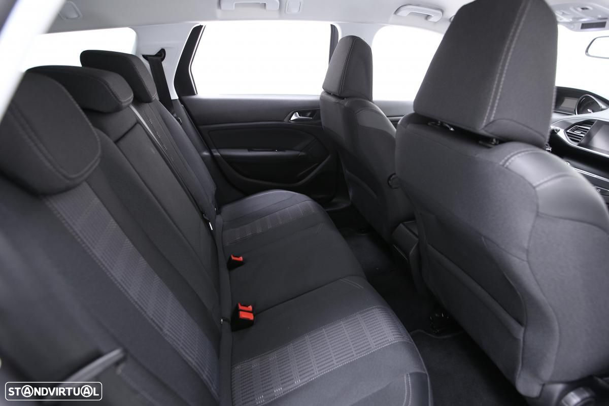 Peugeot 308 SW 1.2 PureTech Allure - 12