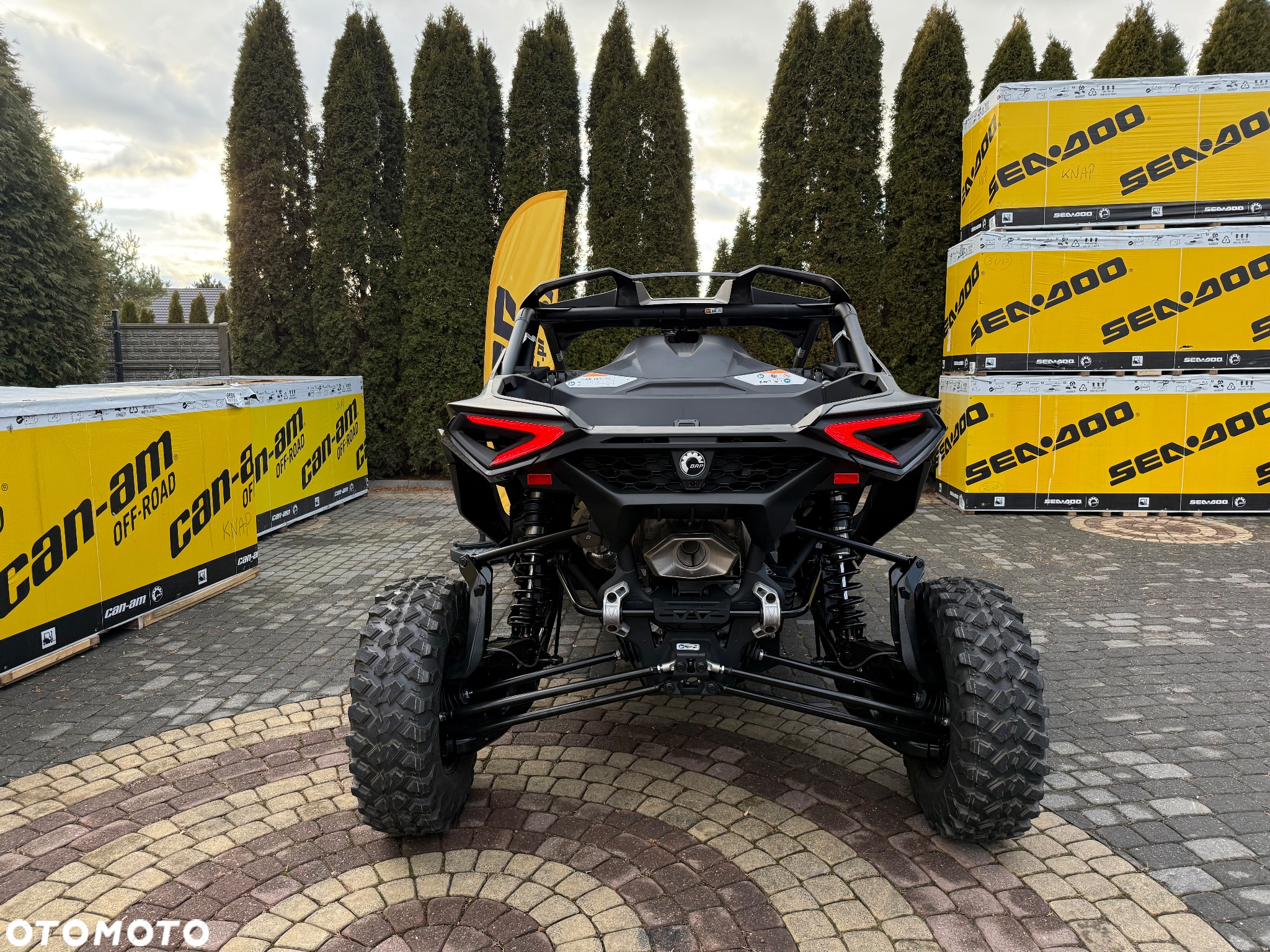 Can-Am Maverick - 7