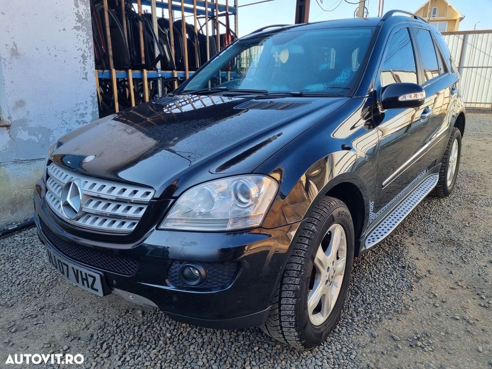 Broasca usa dreapta spate Mercedes ML W164 2005 - 2008 SUV 4 Usi (1200) - 4