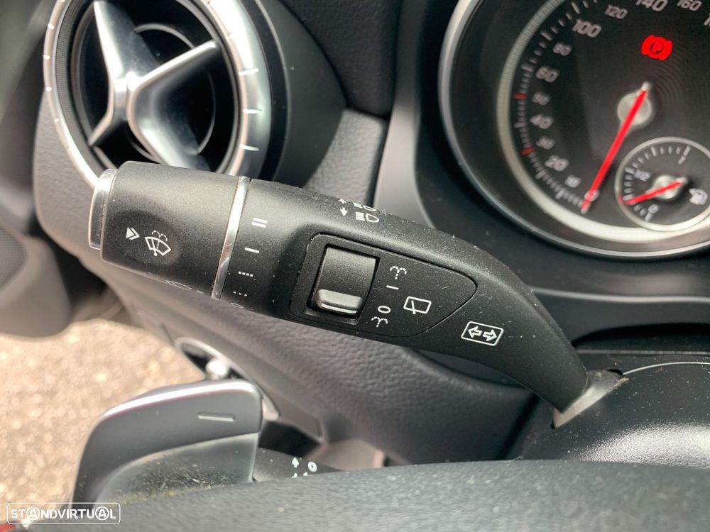 Mercedes-Benz CLA 200 d Shooting Brake AMG Line Aut. - 36