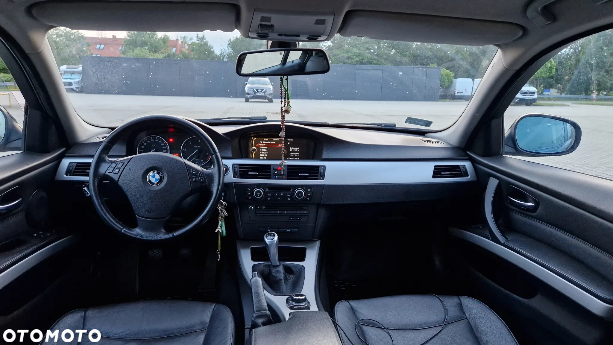 BMW Seria 3 318d Touring - 10
