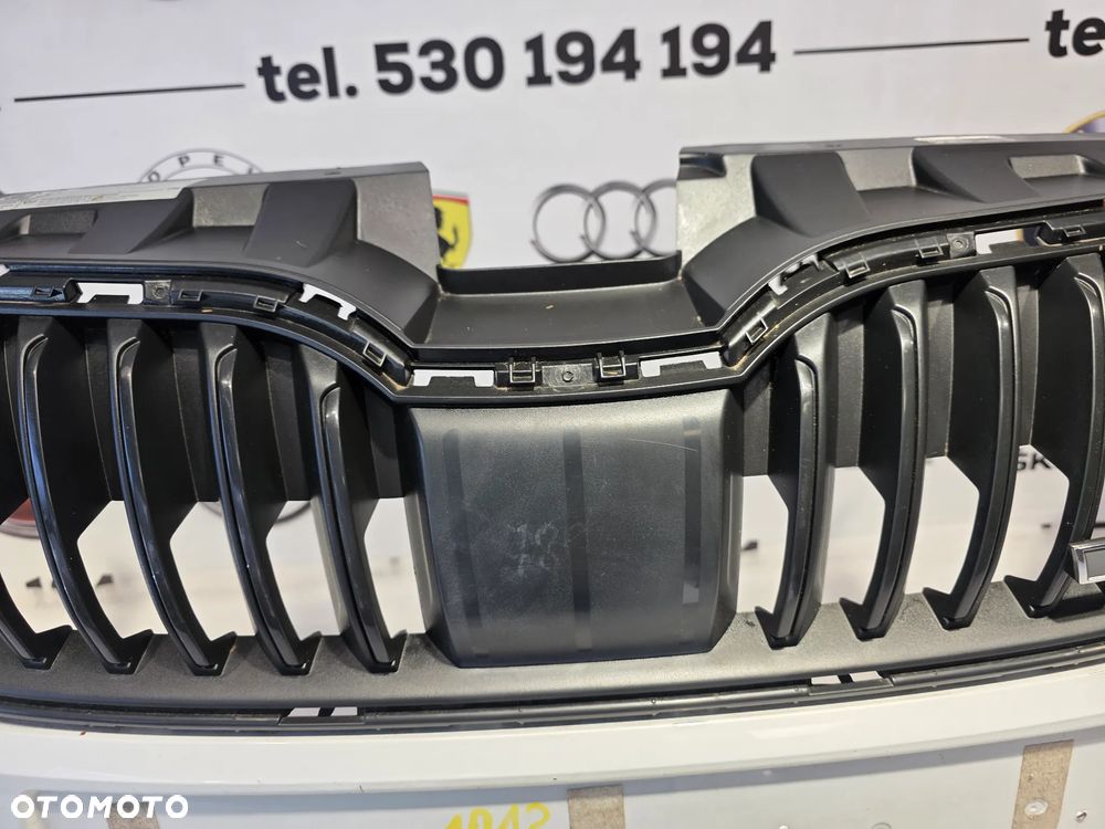 SKODA OCTAVIA 3 III RS / VRS LIFT 16- ŁADNY ZDERZAK PRZEDNI PRZÓD NA SPRYSKI + 4xPDC KOLOR BIAŁY METALIK NR 5E0807221AA NR AUKCJI NZ1912 - 18