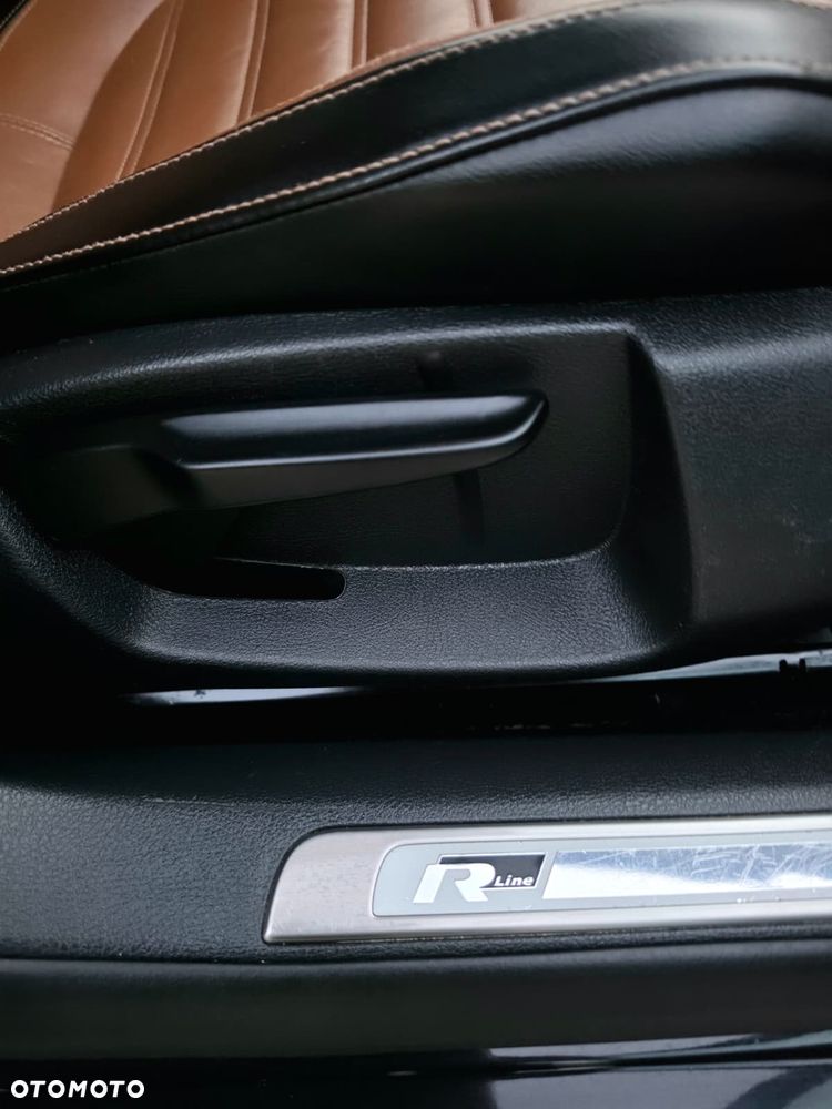 Volkswagen Passat - 12