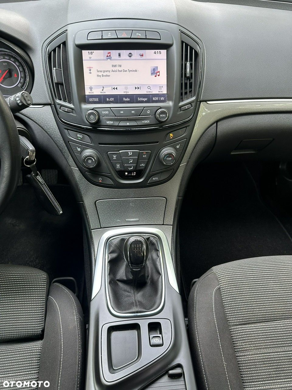 Opel Insignia - 35