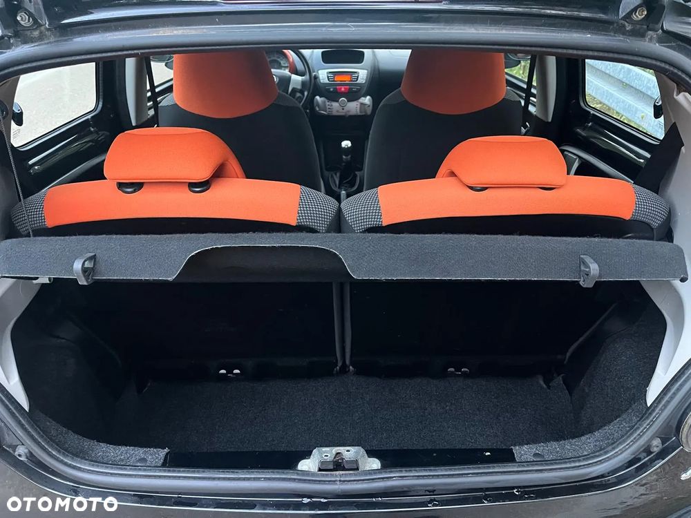 Toyota Aygo Connect - 12