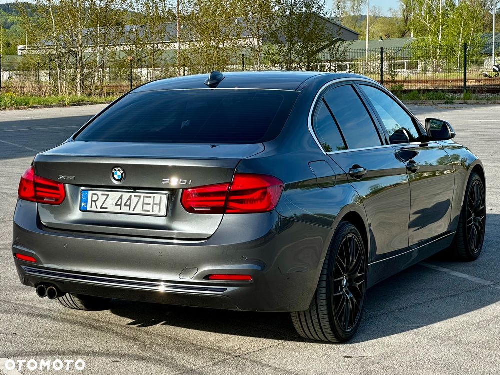 BMW Seria 3 330i xDrive Sport Line - 7