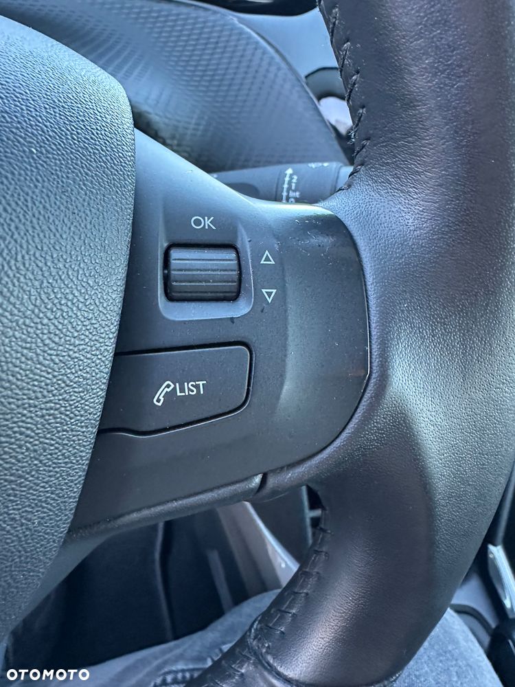 Peugeot 2008 PureTech 82 Allure - 10