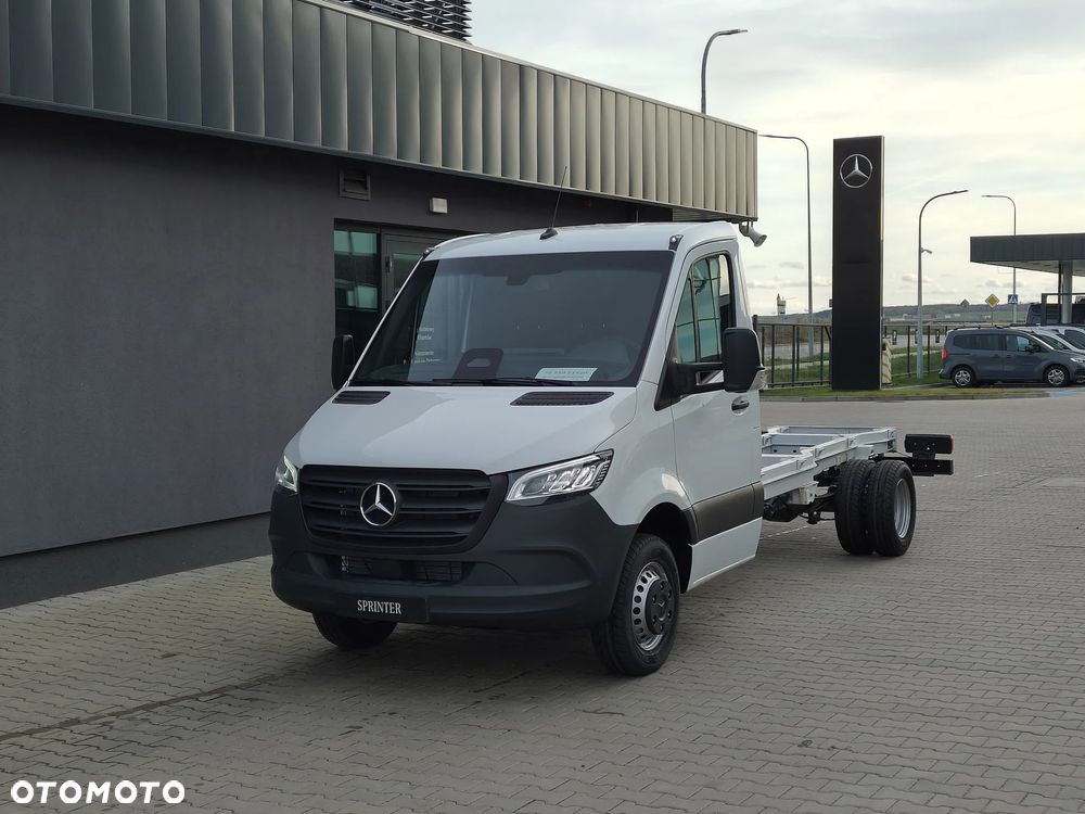Mercedes-Benz Sprinter - 1