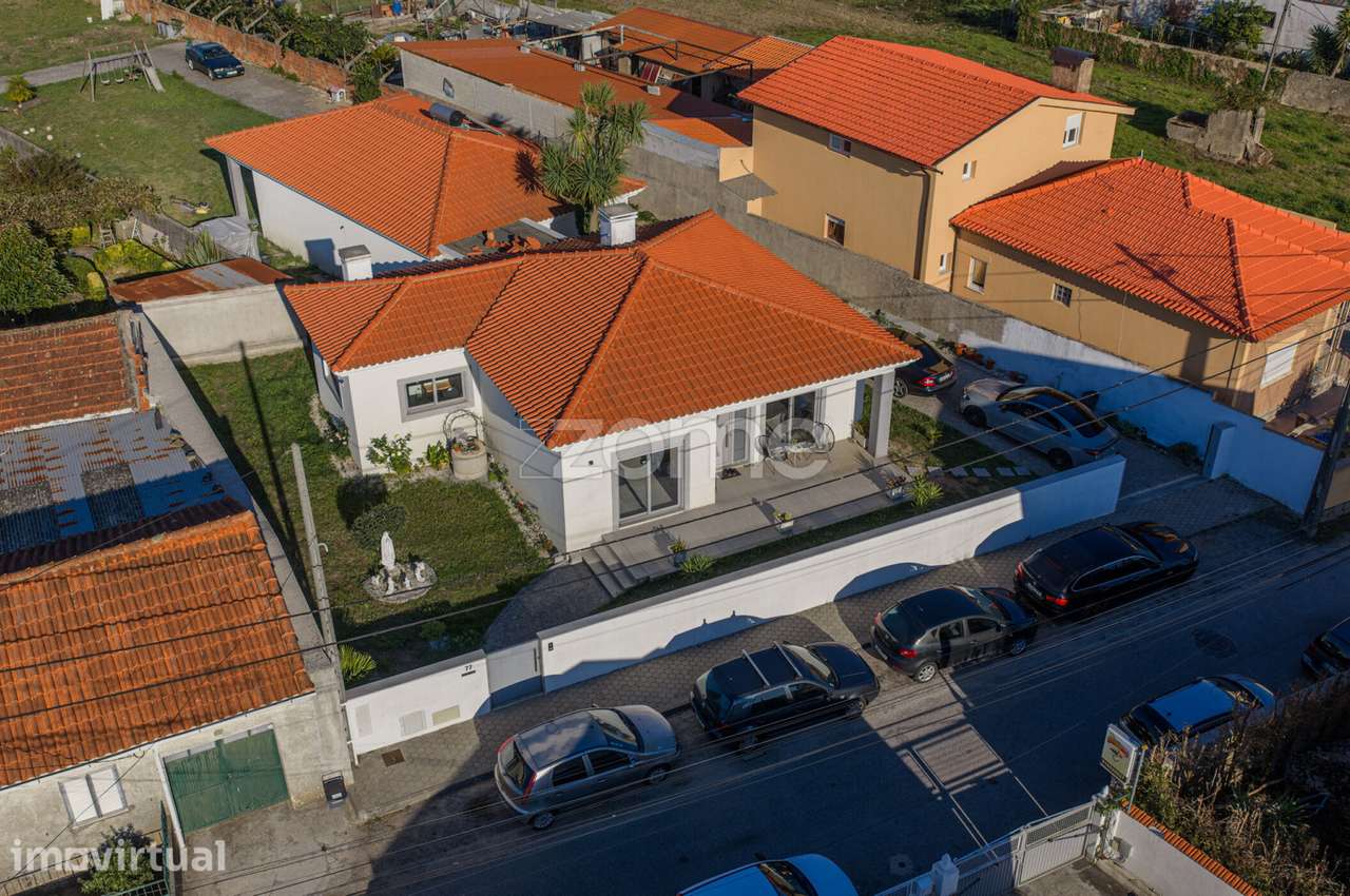 Moradia T3 com 1 Suite e amplo terreno em Anta, Espinho - Grande imagem: 4/25