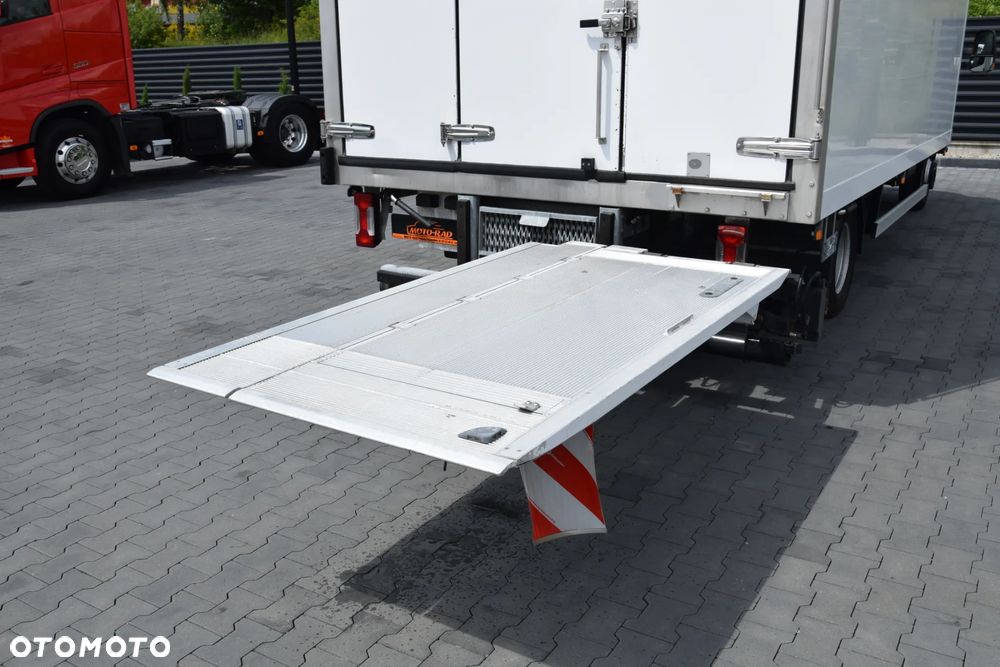 Iveco DAILY 70C18 / 3.0 - 180 KM / AUTOMAT HI-MATIC / 3 OSOBY / CHŁODNIA - MROŹNIA 4,55 M / FRIGOBLOCK / WINDA SORENSEN / KLIMA / TEMPOMAT / KAMERA COFANIA / REGULOWANE ZAWIESZENIE / SERWISOWANY / SPROWADZONY Z NIEMIEC - 20