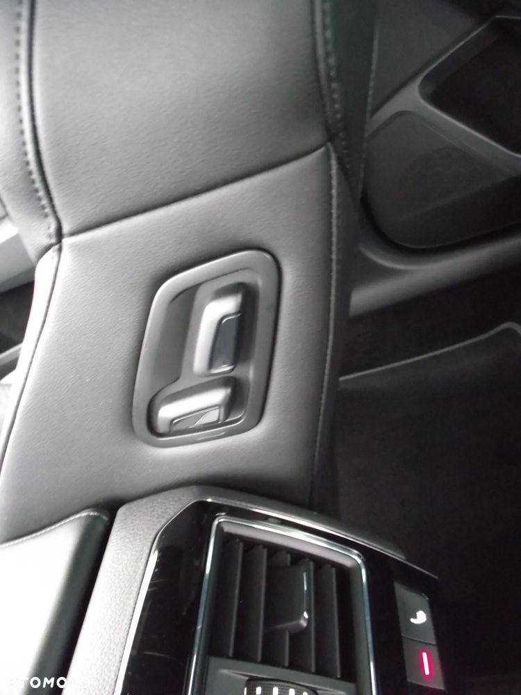 Skoda Superb 2.0 TDI L&K DSG - 40