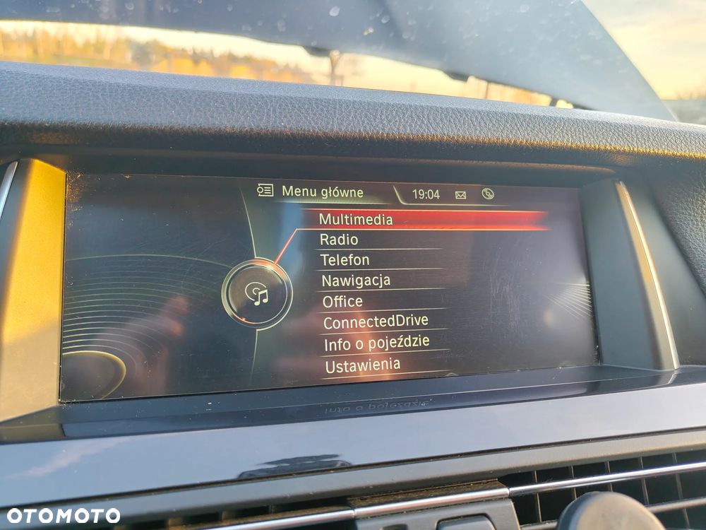 BMW Seria 5 525d xDrive Sport-Aut - 23