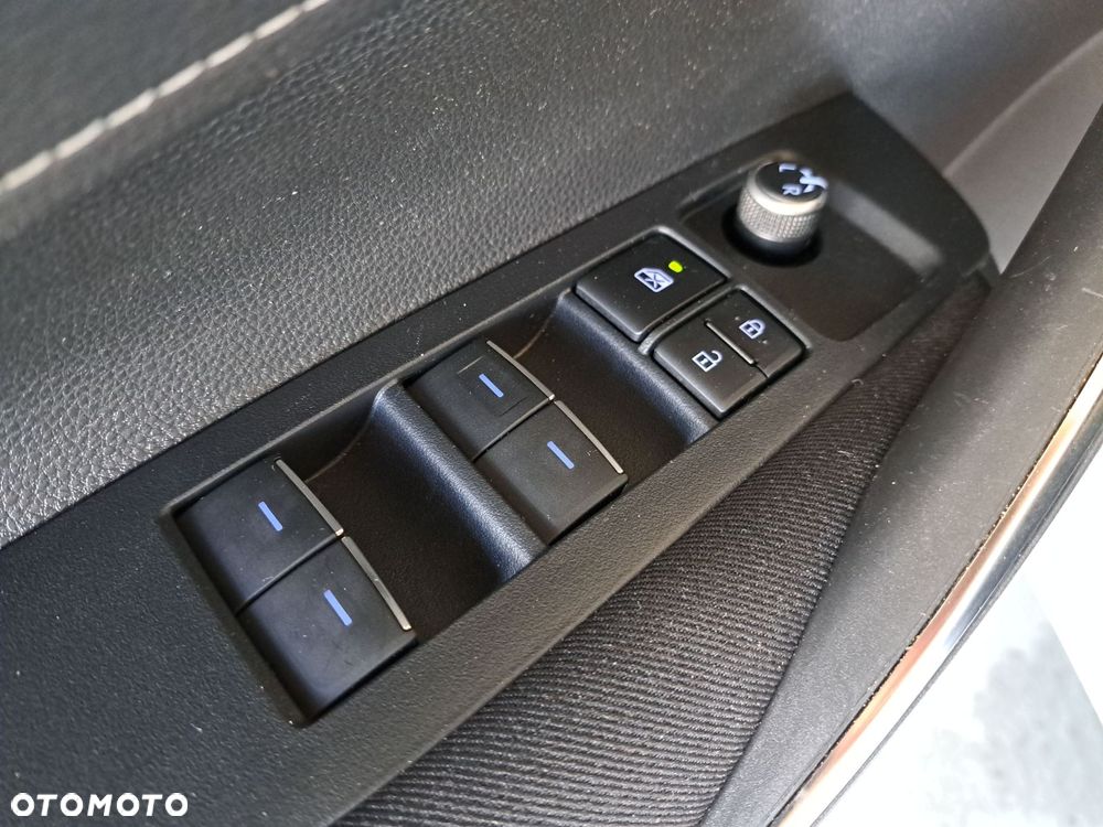 Toyota Corolla 1.8 Hybrid Comfort - 34