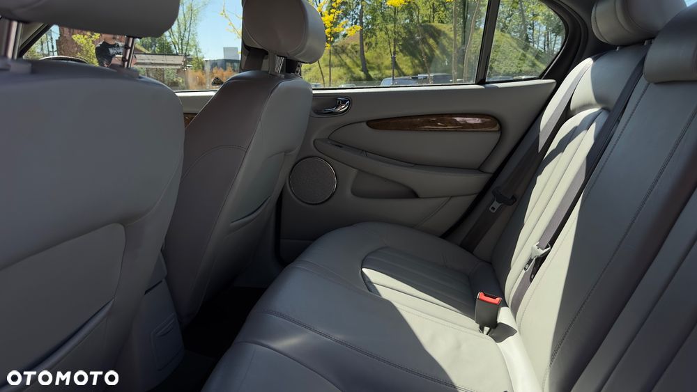 Jaguar X-Type 3.0 V6 4x4 Executive - 18