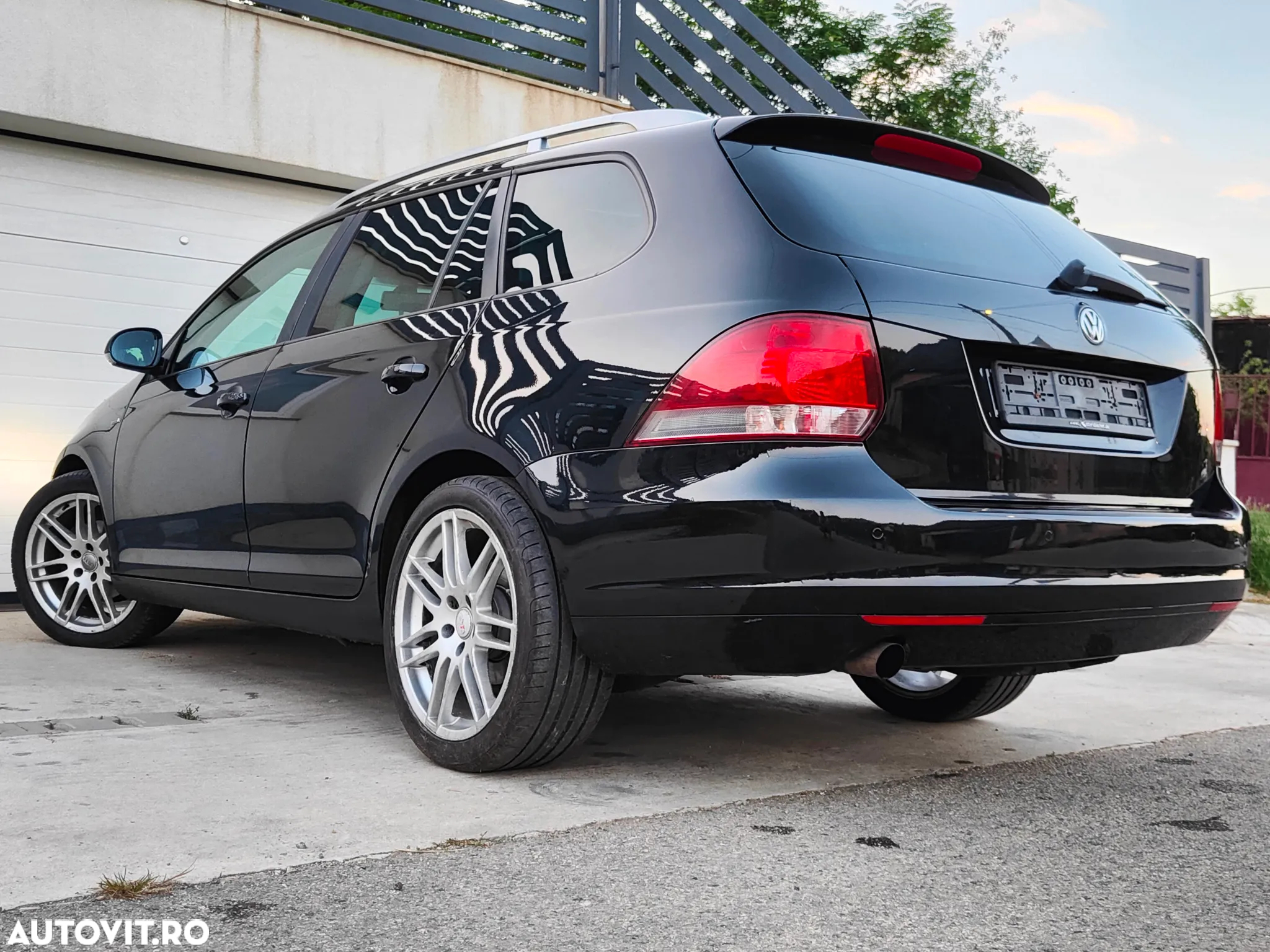 Volkswagen Golf Variant 1.6 TDI DPF DSG MATCH - 3
