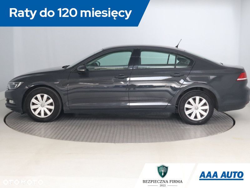 Volkswagen Passat - 4