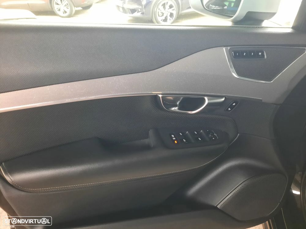 Volvo XC 90 2.0 D4 R-Design - 27