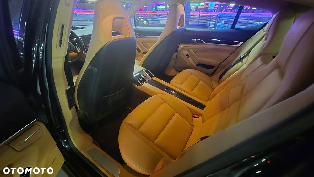 Porsche Panamera - 8