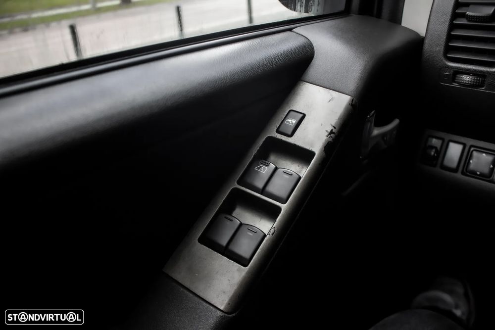 Nissan Navara 2.5 dCi CD SE AT 4WD - 12