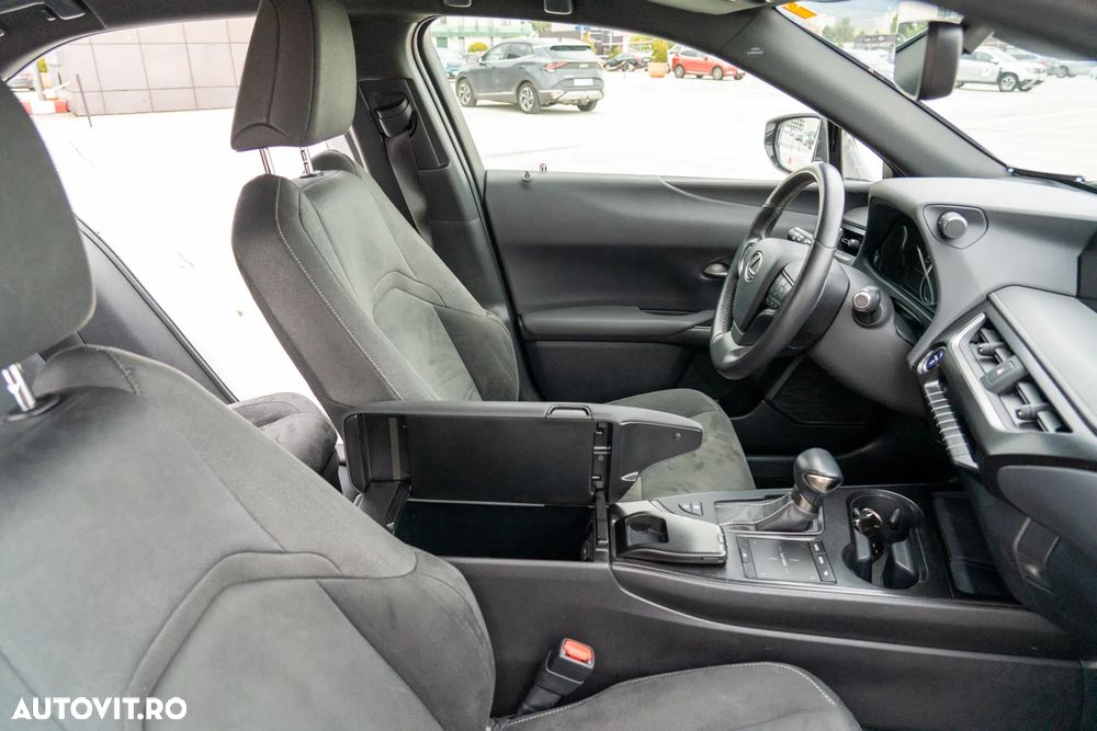 Lexus UX 250h Business Edition - 12