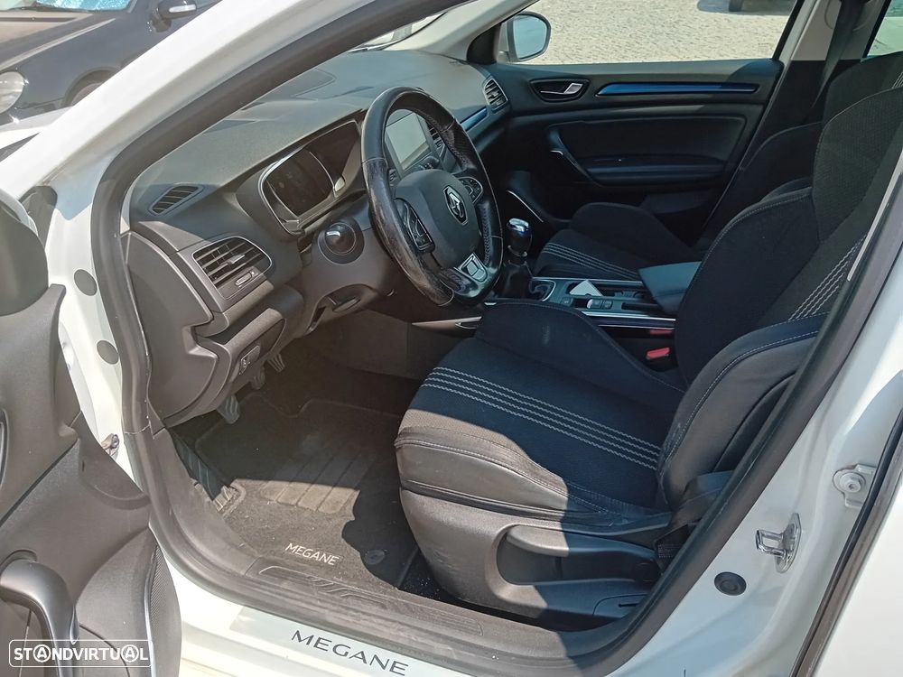 Renault Mégane Sport Tourer 1.5 dCi GT Line J18 - 9