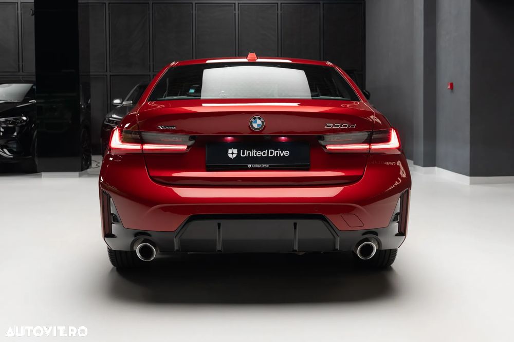 BMW Seria 3 330d xDrive Aut. M Sport - 39